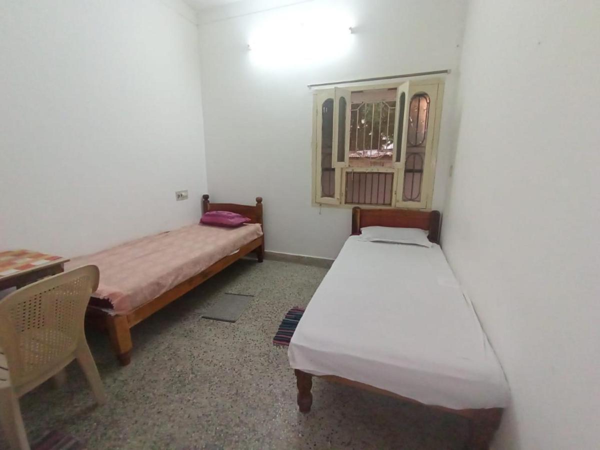 Sri Shankaraa Guest House Tiruvannamalai Bagian luar foto