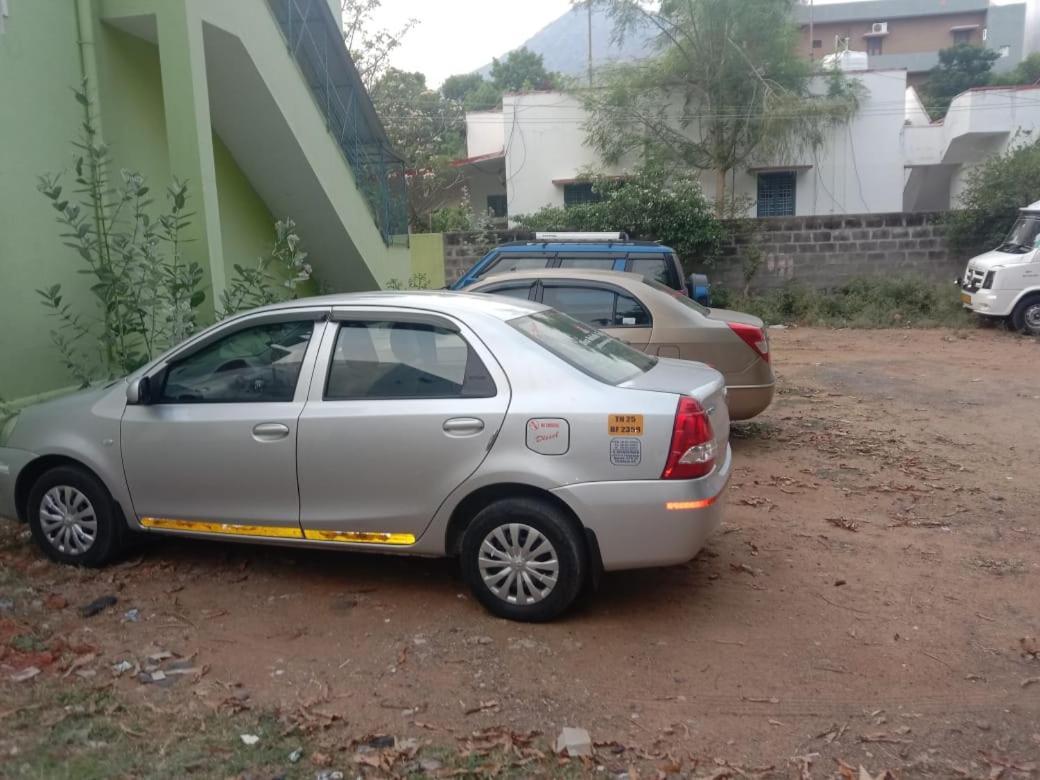 Sri Shankaraa Guest House Tiruvannamalai Bagian luar foto